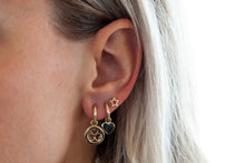 Load image into Gallery viewer, Jwls4u Oorbellen Earrings Heart Goldplated JE012G
