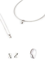 Laden Sie das Bild in den Galerie-Viewer, Yo Design Oorbellen Memo Black T0944
