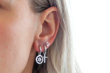 Laden Sie das Bild in den Galerie-Viewer, Jwls4u Oorbellen Earstuds Triangle Silver JE003S
